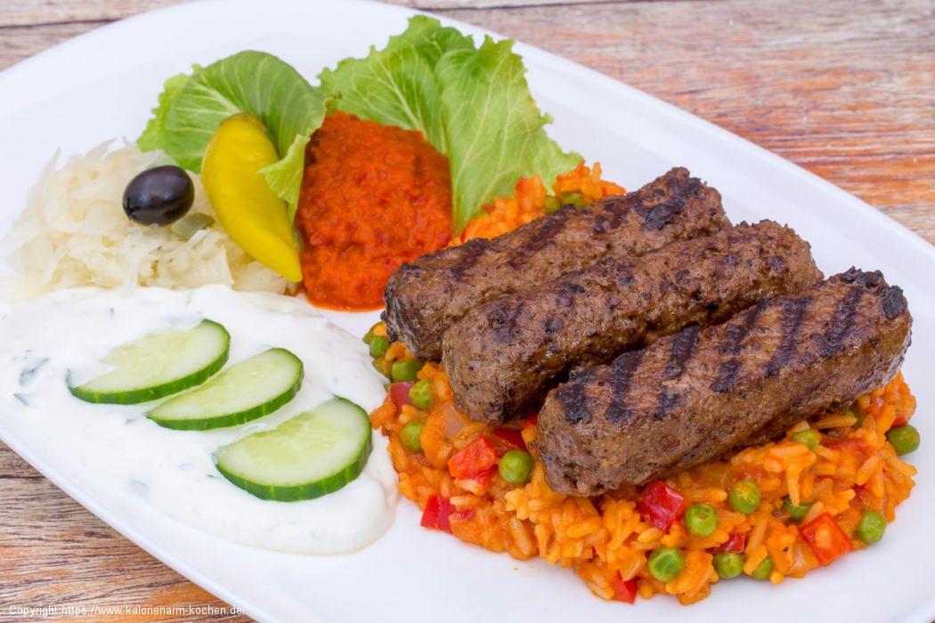 Cevapcici vom Rind mit Djuvec Reis