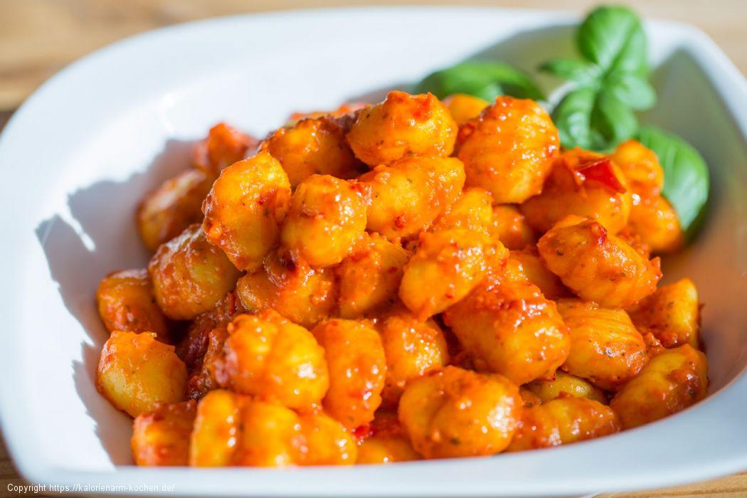Gnocchi mit Paprika-Chili-Pesto